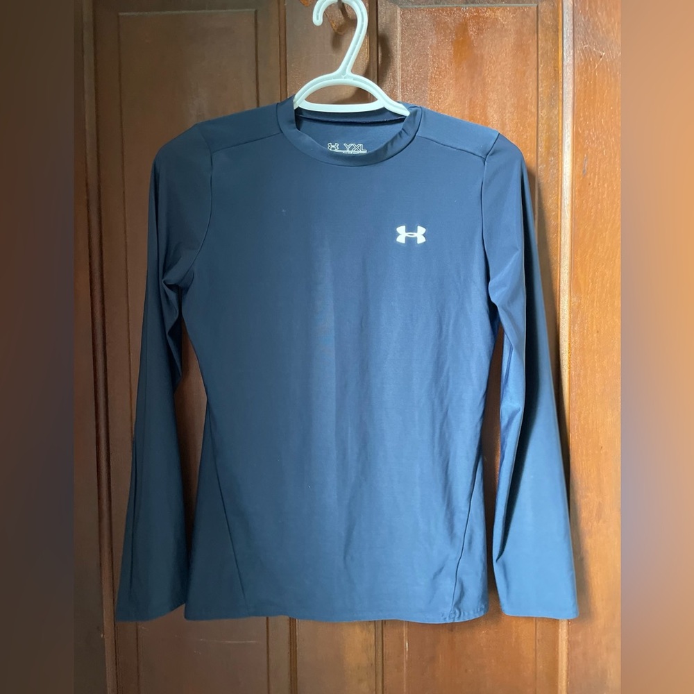 Under Armour boys youth extra large fitted athletic long sleeve shirt